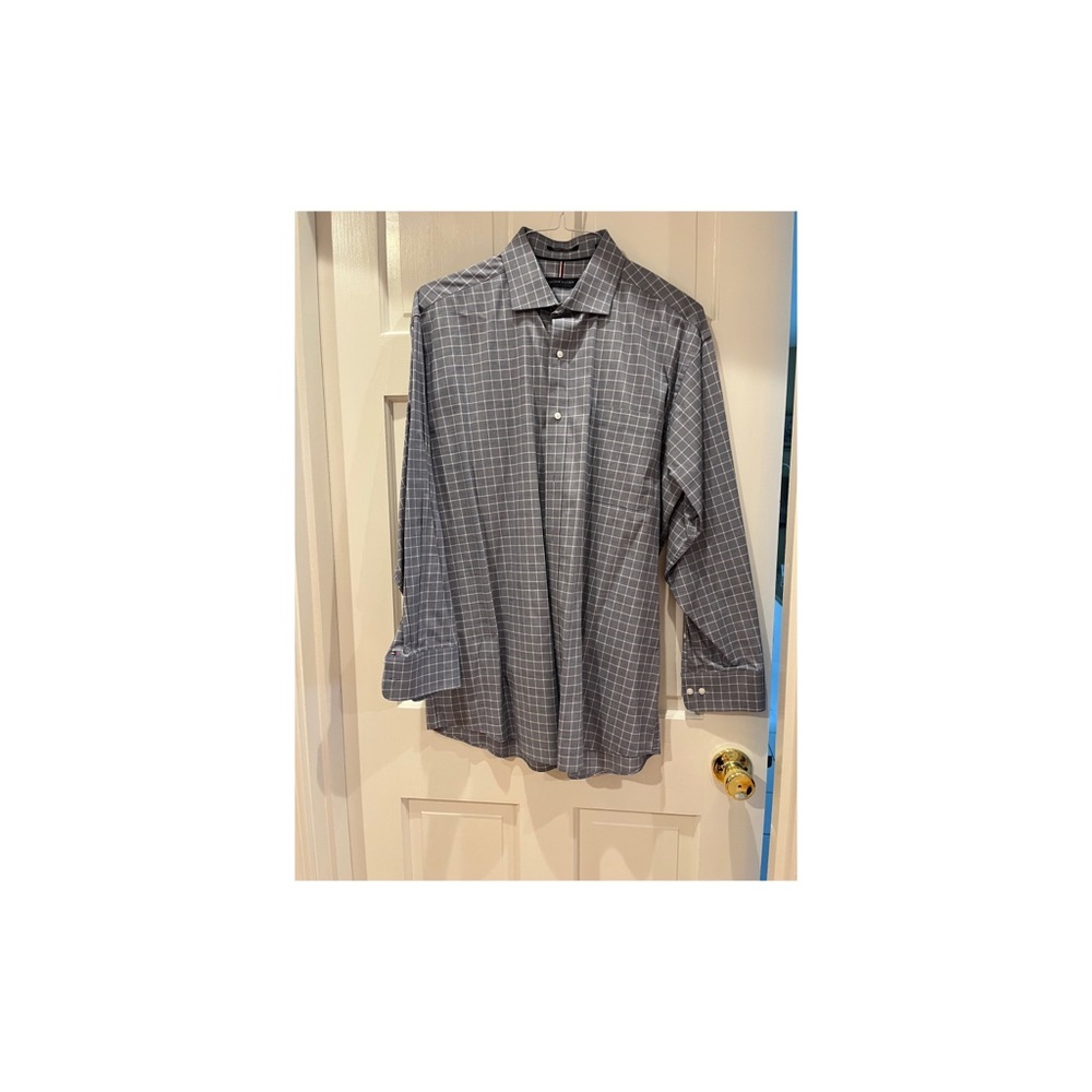 Men’s Tommy Hilfiger long sleeve button down shirt